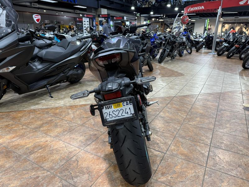 2024 Yamaha MT-09 Image 5