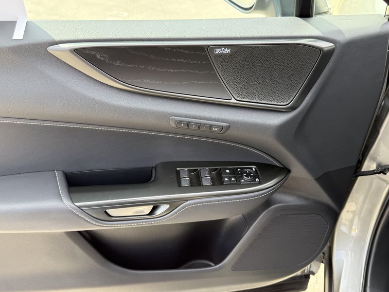 Used 2025 Lexus NX 350h LuxuryImage 18