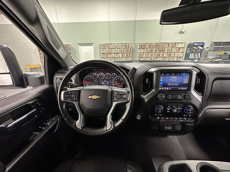2020 Chevrolet Silverado 2500HD LTZ Crew Cab Z71 6.6L Diesel 4x4Image 17