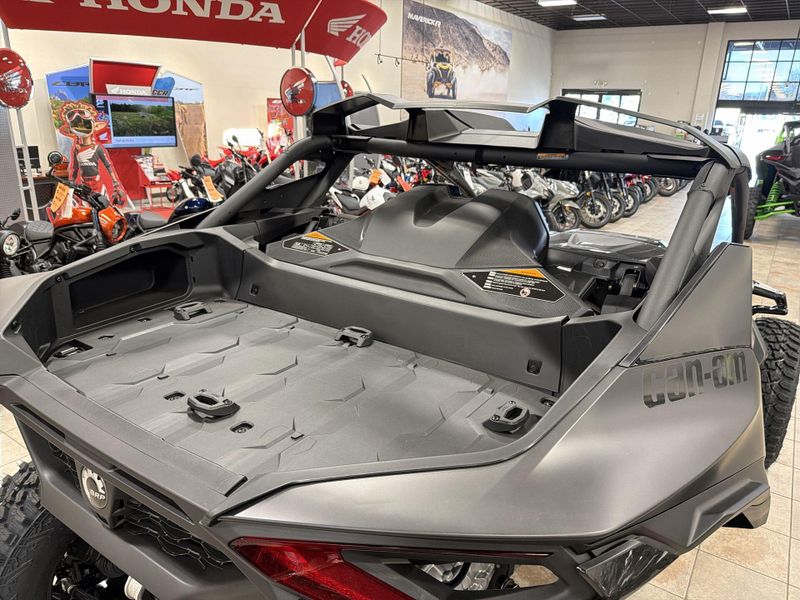 New 2026 Can-Am MAVERICK R X RS WITH SMART-SHOX 999T DCT Image 26