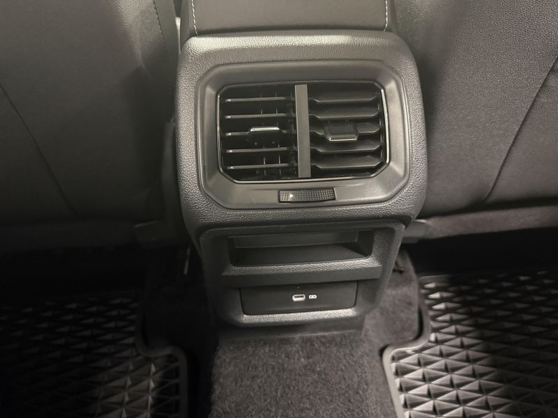 Used 2023 Volkswagen Taos SE w/SunroofImage 24
