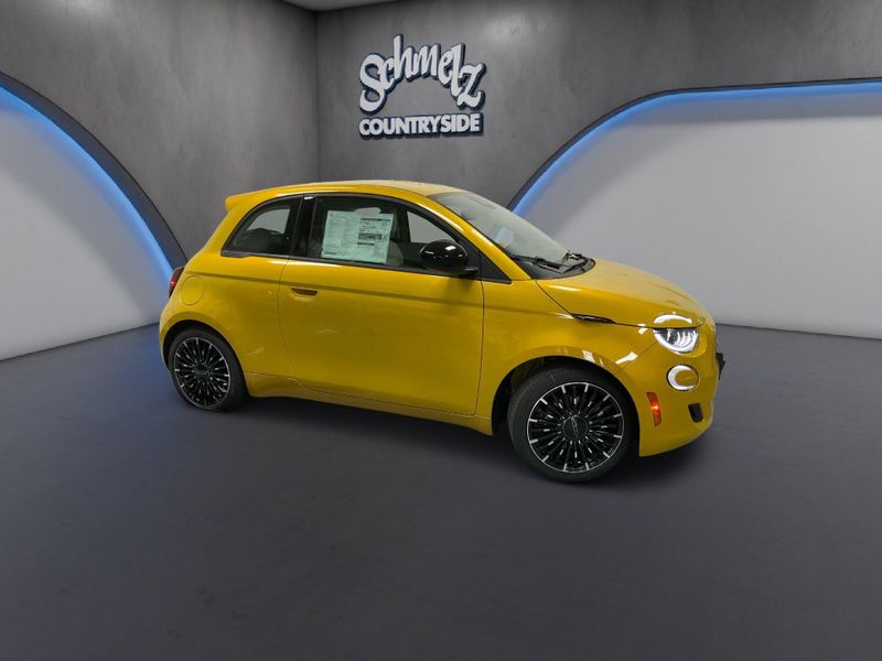 New 2026 Fiat 500e PopImage 2