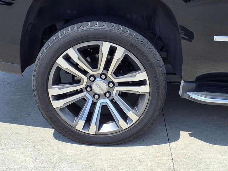 Used 2017 GMC Yukon DenaliImage 16