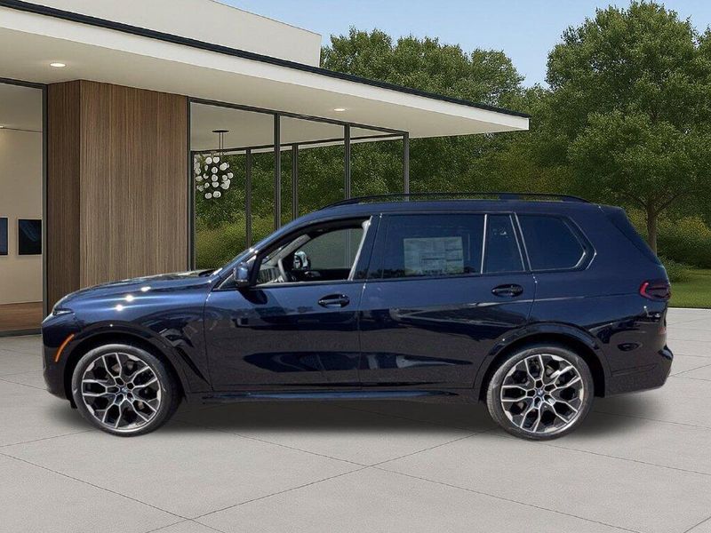New 2027 BMW X7 xDrive40iImage 13