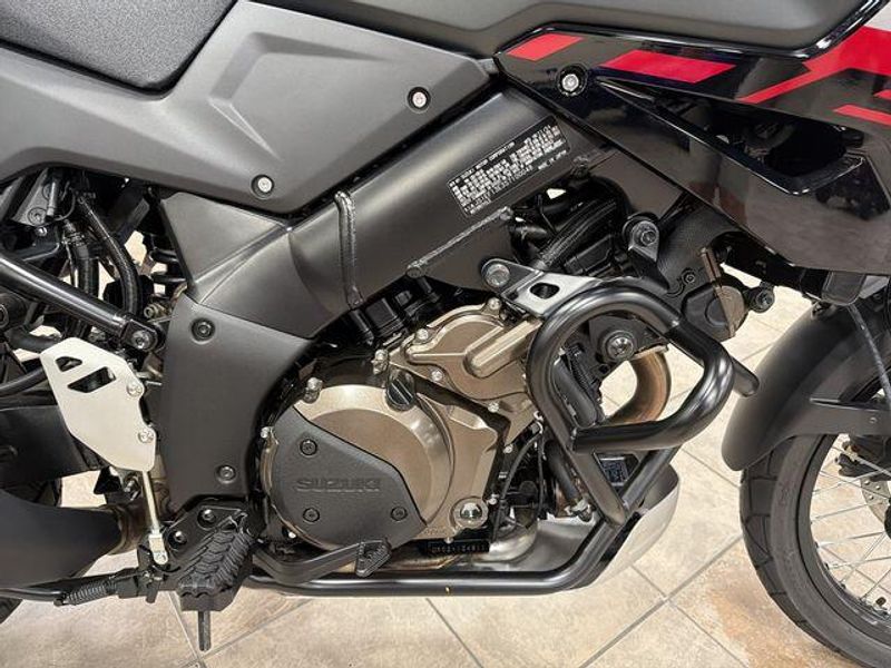New 2025 Suzuki V-STROM 1050DE Image 24