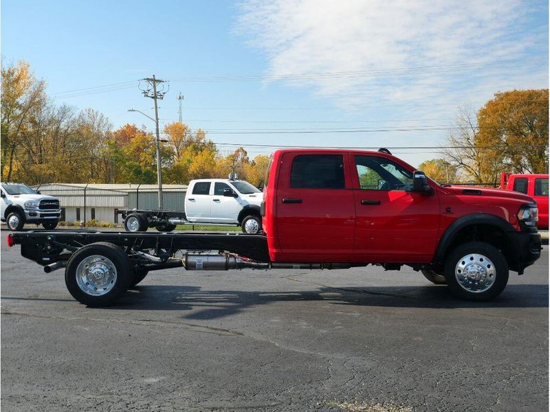 2024 RAM 5500 Tradesman Chassis Crew Cab 4x4 84