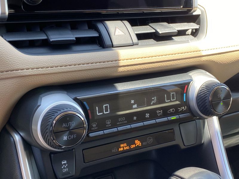 New 2025 Toyota RAV4 Hybrid XLEImage 17