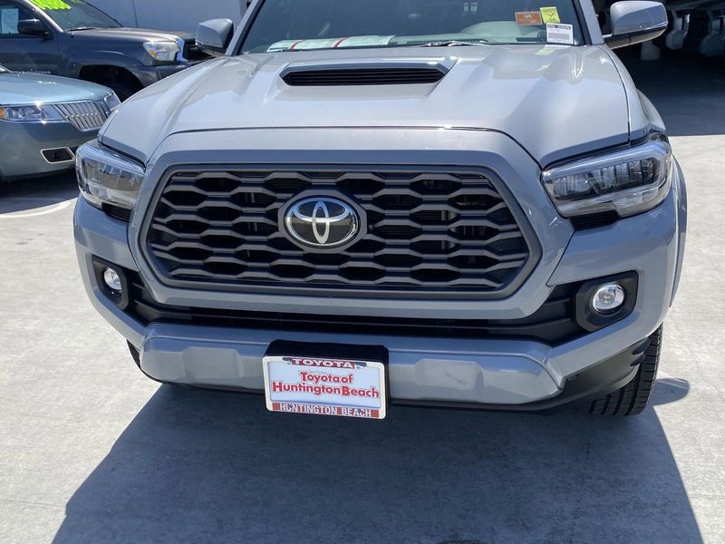 2021 Toyota Tacoma TRD SportImage 9