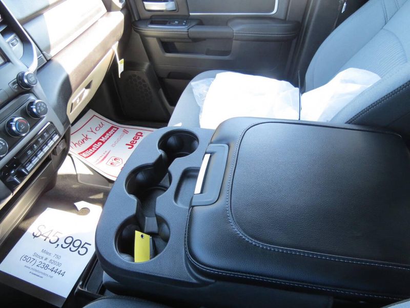 Used 2024 RAM 2500 Big Horn 4x4 4dr Crew Cab 6.3 ft. SB PickupImage 26