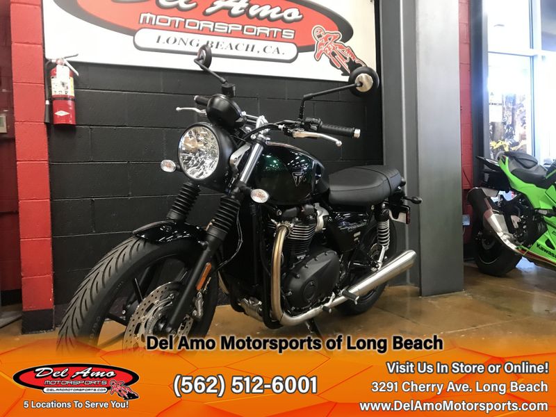 2024 Triumph SPEED TWIN 900  in a COMPETITION GREEN/PHANTOM BLACK exterior color. Del Amo Motorsports of Long Beach (562) 362-3160 delamomotorsports.com 