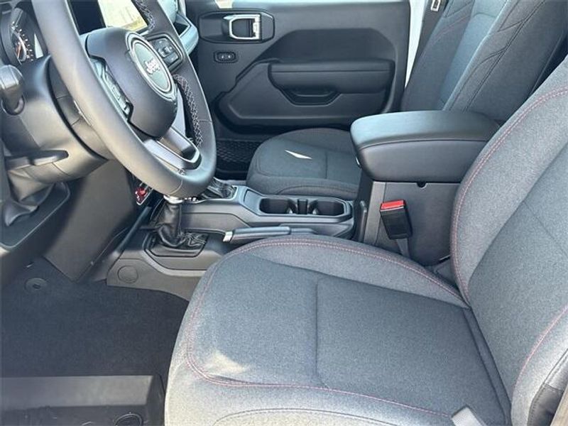 New 2025 Jeep Wrangler 4-door RubiconImage 16