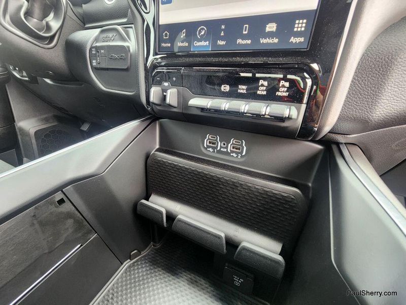 2024 RAM 2500 Big Horn Crew Cab 4x4 6
