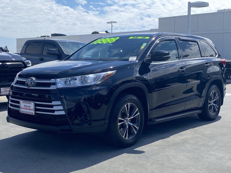 Used 2018 Toyota Highlander LEImage 6