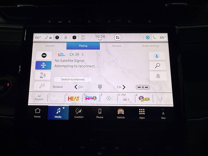 New 2025 Jeep Grand Cherokee L Limited 4x4Image 32