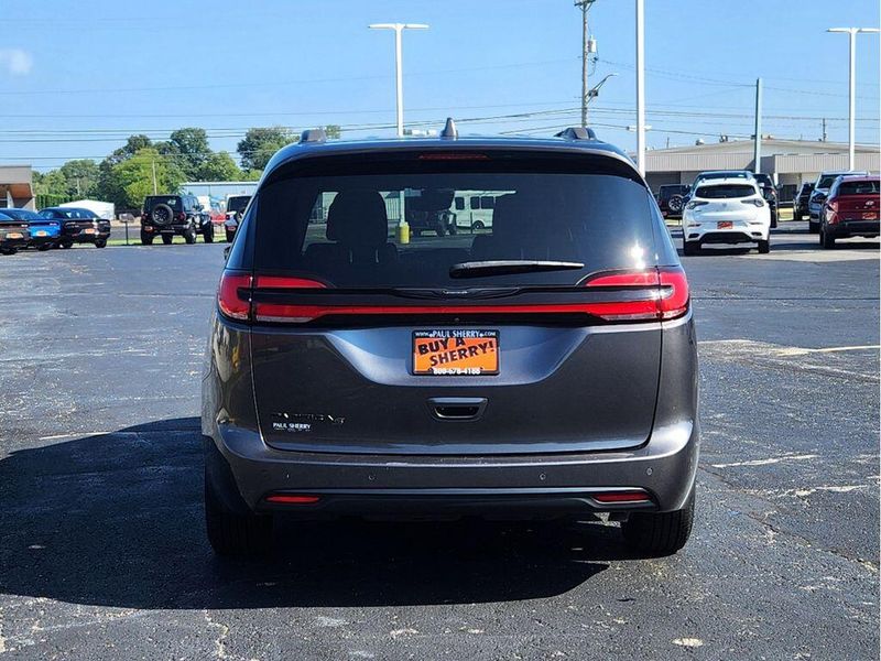 Used 2021 Chrysler Pacifica Touring L S