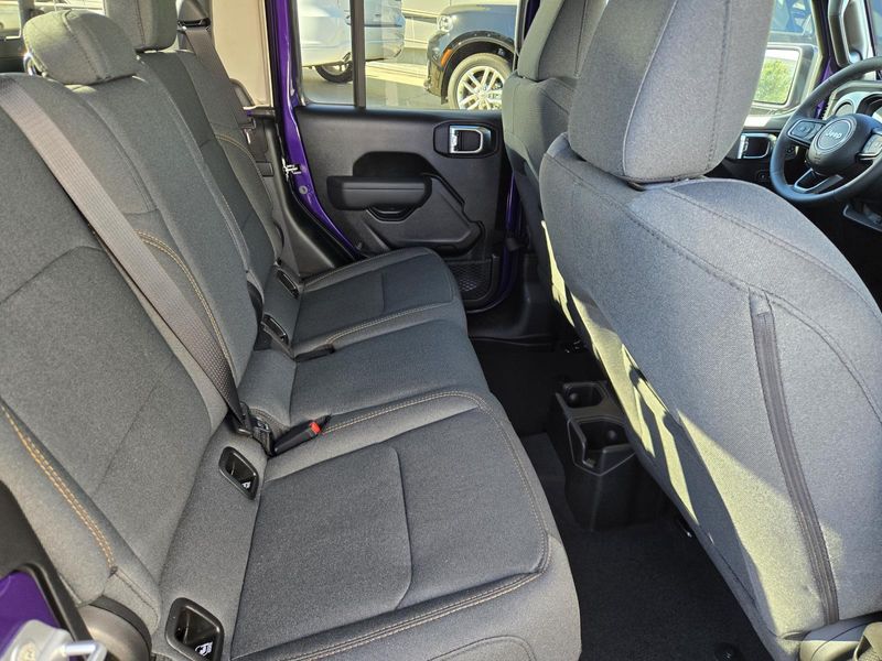 New 2026 Jeep Gladiator Sport S 4x4