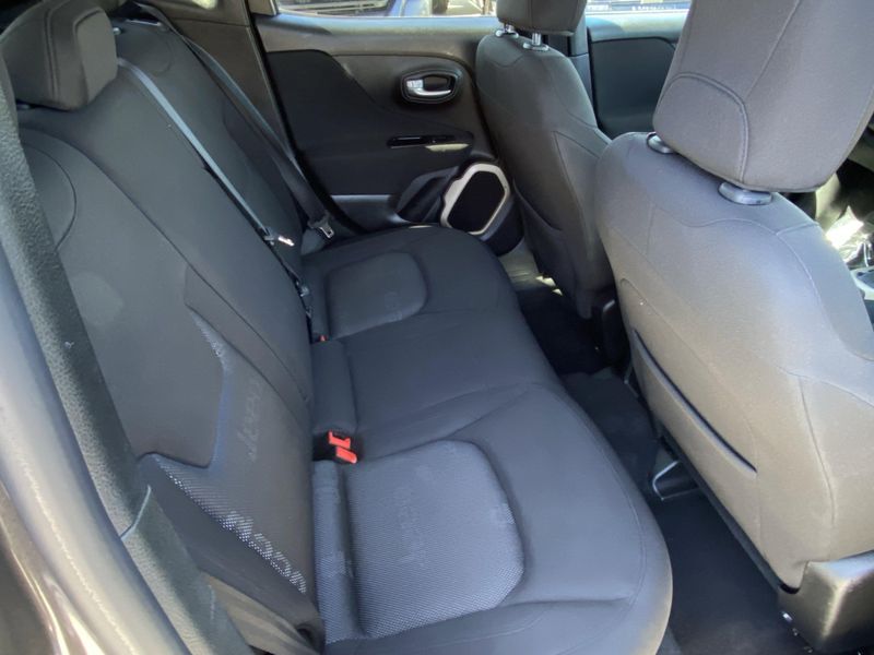 Used 2016 Jeep Renegade LatitudeImage 12
