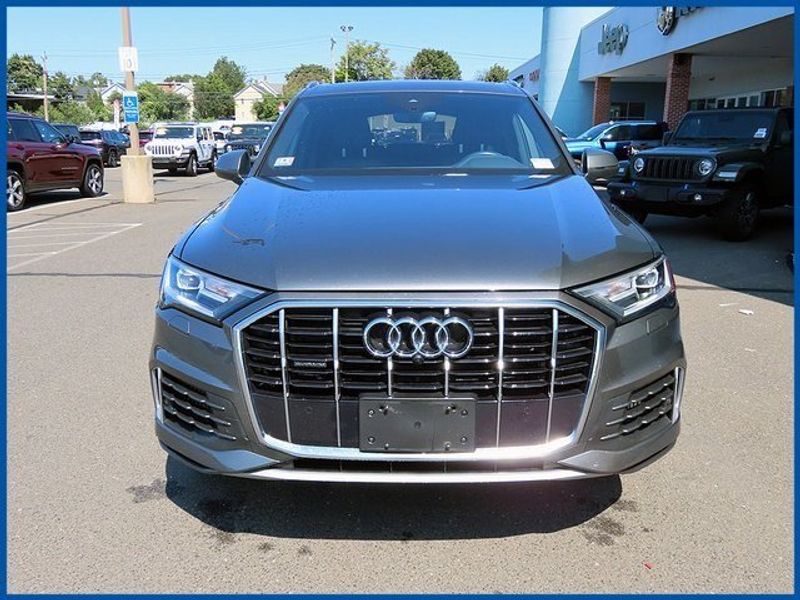 2020 Audi Q7 55 PremiumImage 3