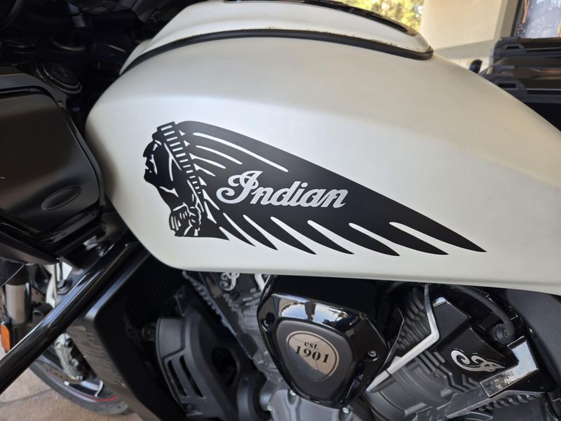 USED 2021 INDIAN MOTORCYCLE CHALLENGER DARK HORSE Image 10