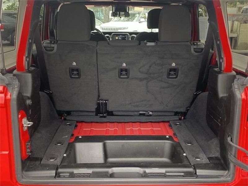 2021 Jeep Wrangler Unlimited SaharaImage 15