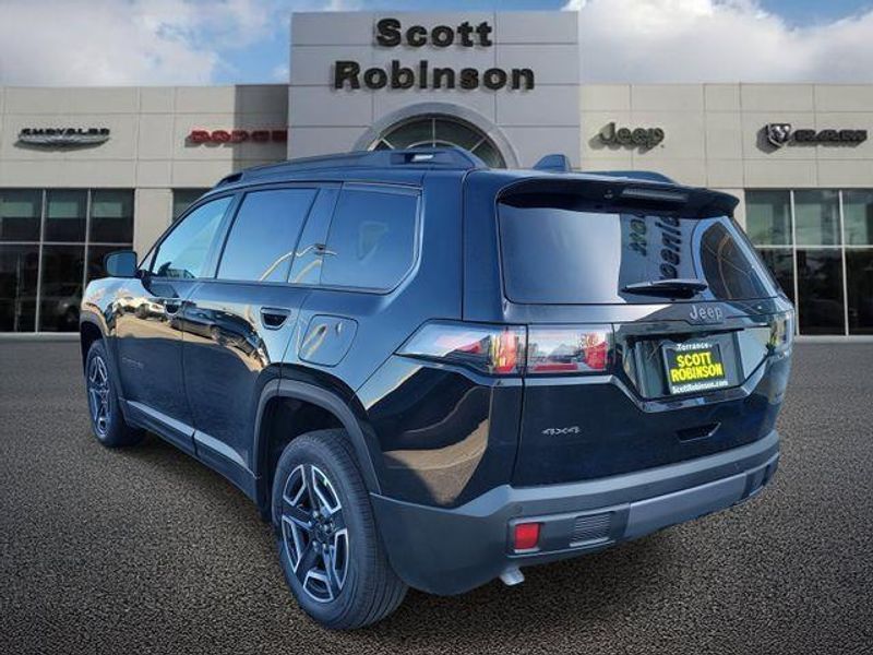 New 2026 Jeep Cherokee Laredo 4x4
