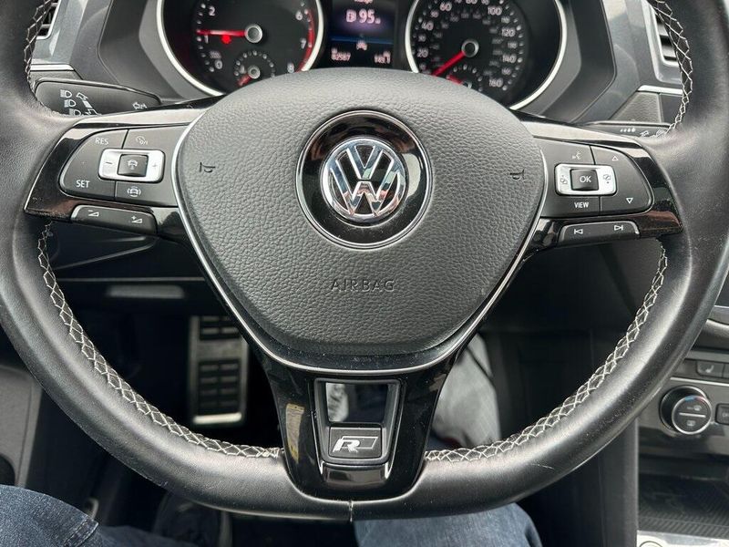 2021 Volkswagen Tiguan 2.0T SE R-Line BlackImage 3