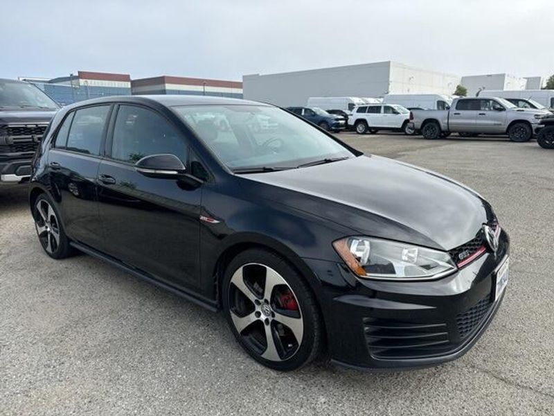 2017 Volkswagen Golf GTI SImage 3