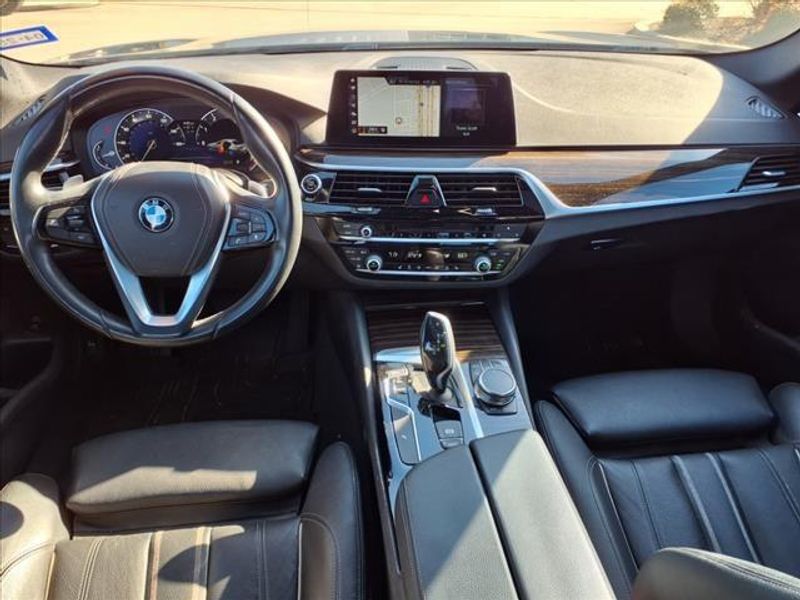 2018 BMW 5 Series 540iImage 4