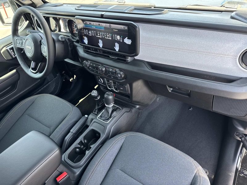 New 2026 Jeep Gladiator Sport S 4x4