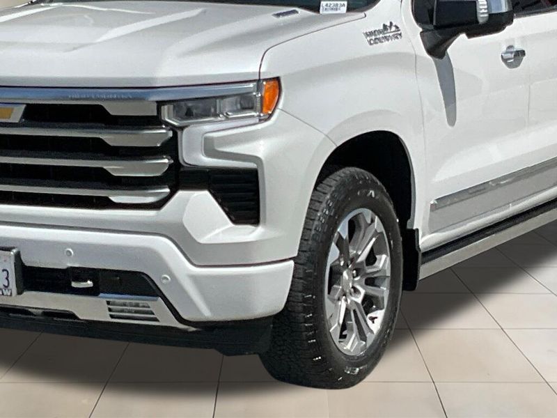 2023 Chevrolet Silverado 1500 High CountryImage 11