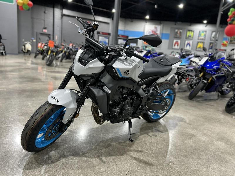 2025 Yamaha MT-09 Image 13