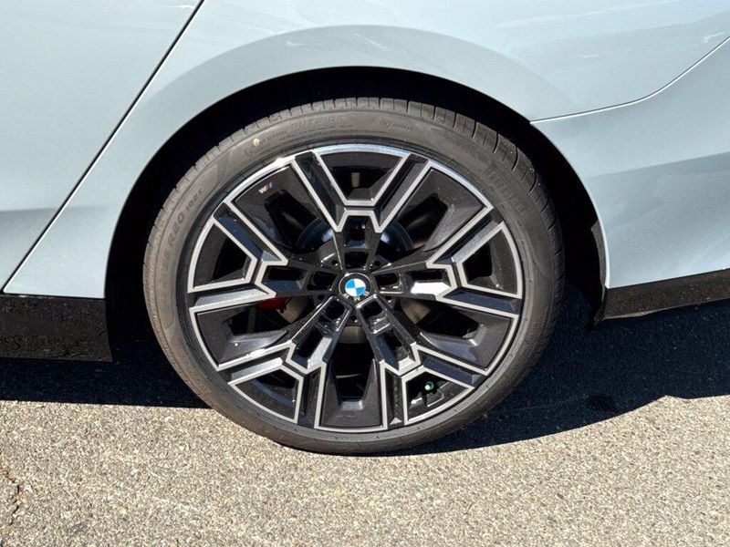 New 2027 BMW 5 Series 540i xDriveImage 13