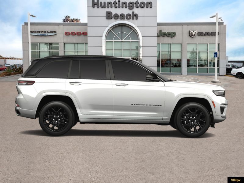 2025 Jeep Grand Cherokee Summit Reserve 4x4Image 9
