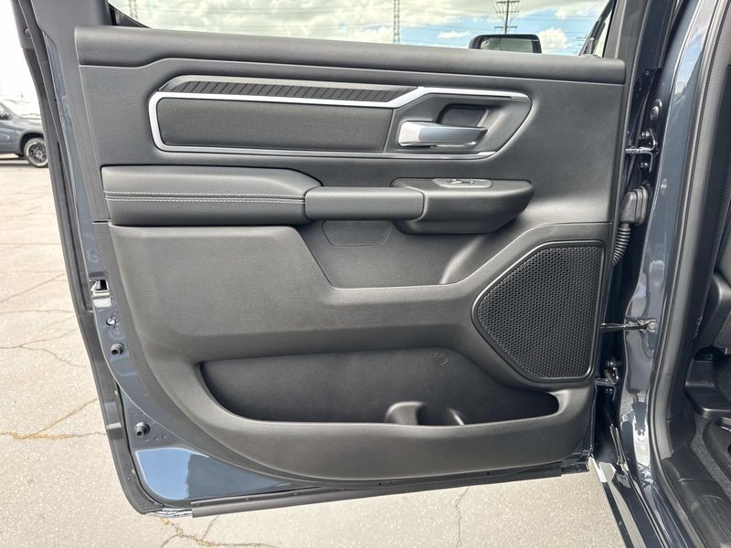 New 2026 RAM 1500 Big Horn Crew Cab 4x2 5'7' Box