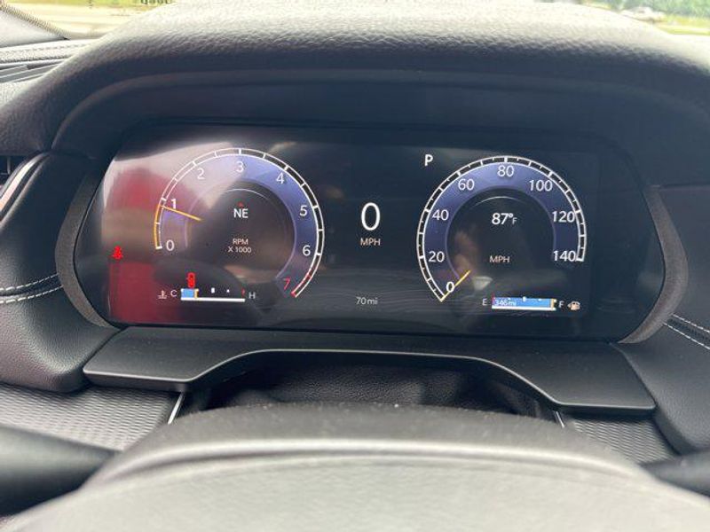 New 2025 Jeep Grand Cherokee L Laredo X 4x4Image 13