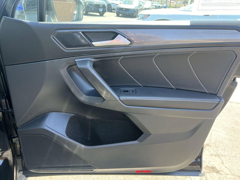 2022 Volkswagen Tiguan SEImage 29