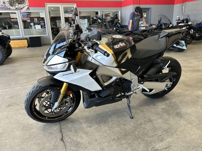Used 2024 Aprilia TUONO V4 FACTORY 1100 Image 21