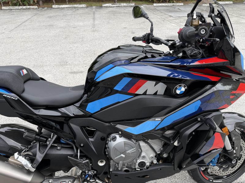 2025 BMW M 1000 XR
