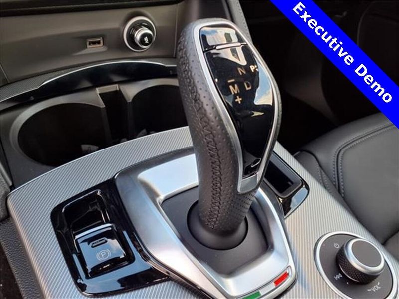 2025 Alfa Romeo Stelvio AwdImage 23