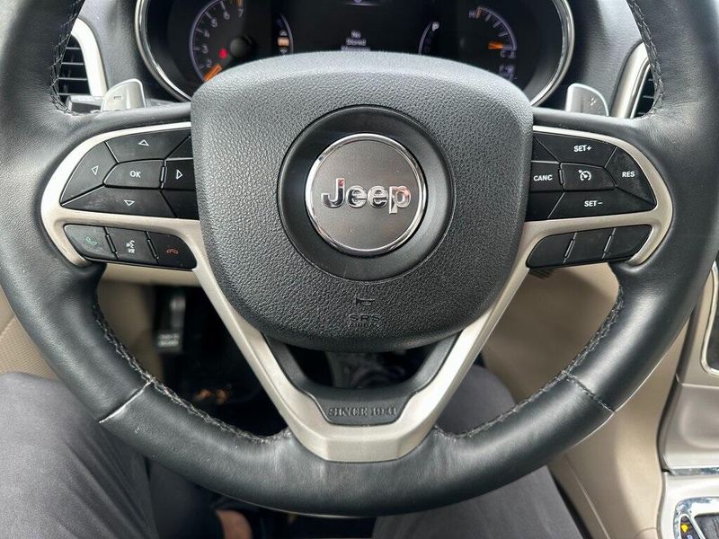 2017 Jeep Grand Cherokee Limited photo 3