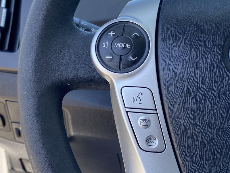 Used 2014 Toyota Prius Plug-In Image 27