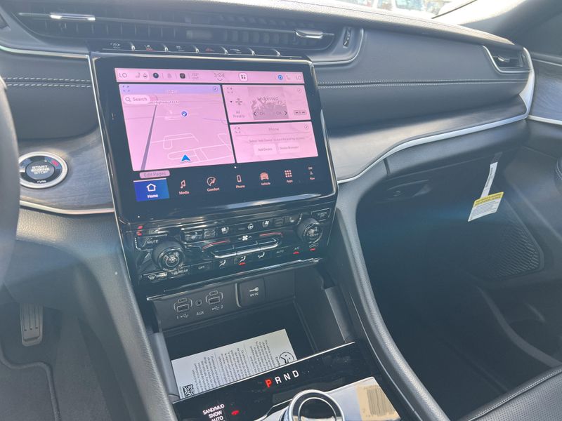 New 2025 Jeep Grand Cherokee L Limited 4x4Image 20