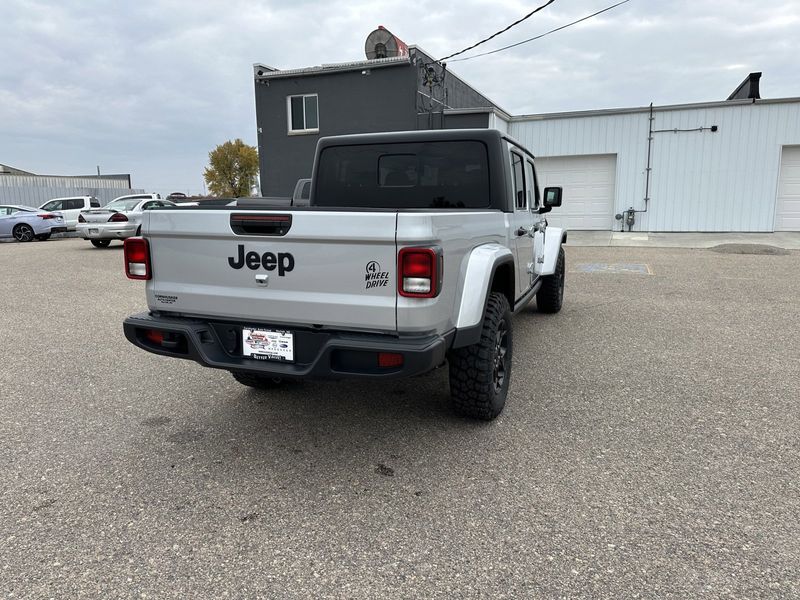 2023 Jeep Gladiator WillysImage 9