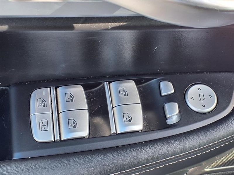 2017 BMW 750i 750iImage 20