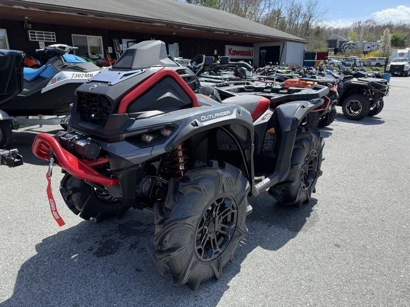 2025 Can-Am OUTLANDER X MR 1000R GRANITE GREY AND LEGION RED Image 2