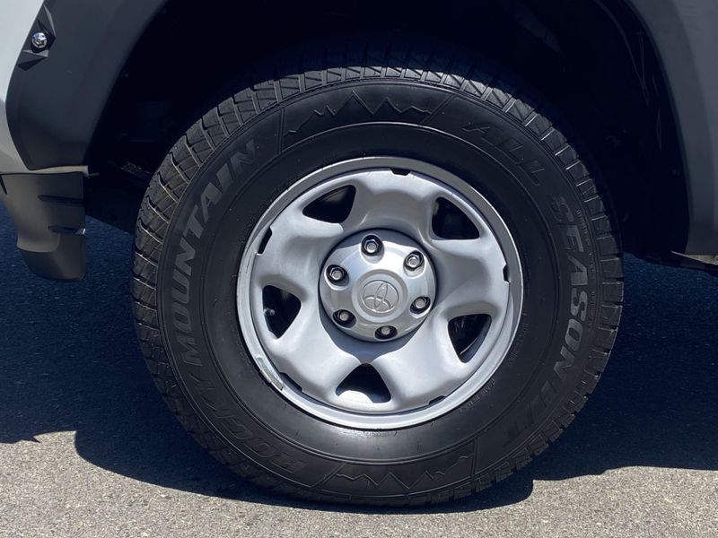 Used 2018 Toyota Tacoma Image 8