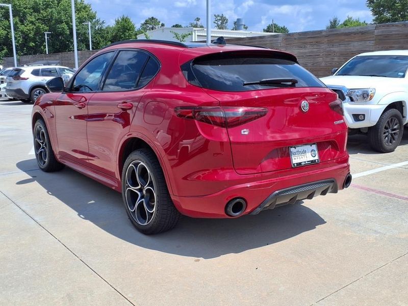 Used 2022 Alfa Romeo Stelvio VeloceImage 19