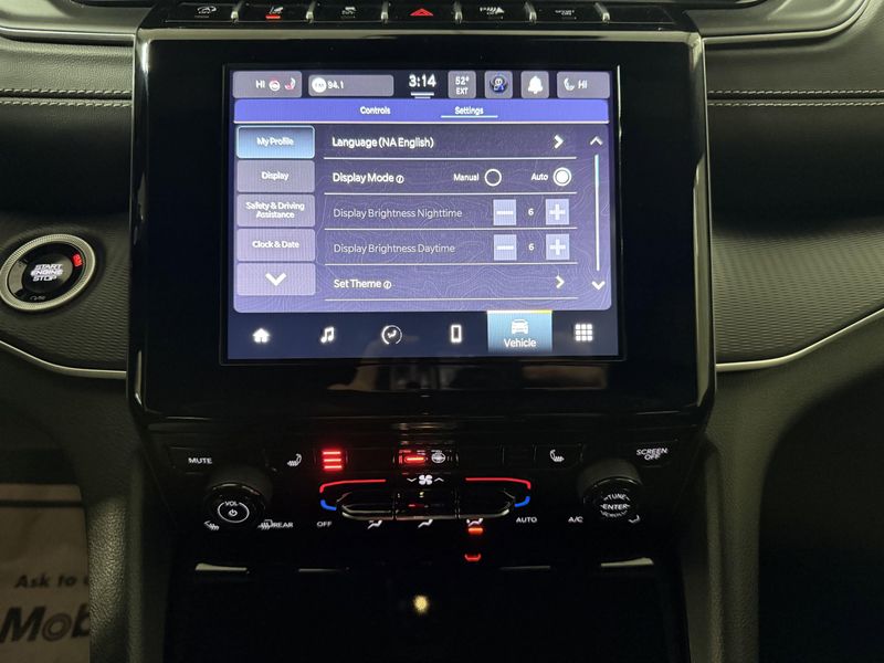 Used 2024 Jeep Grand Cherokee AltitudeImage 34