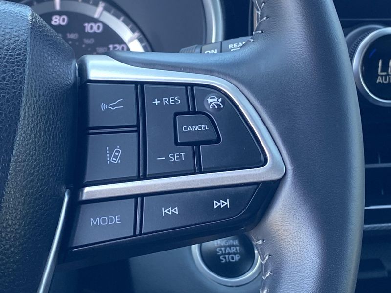 Used 2024 Toyota Highlander XSEImage 28