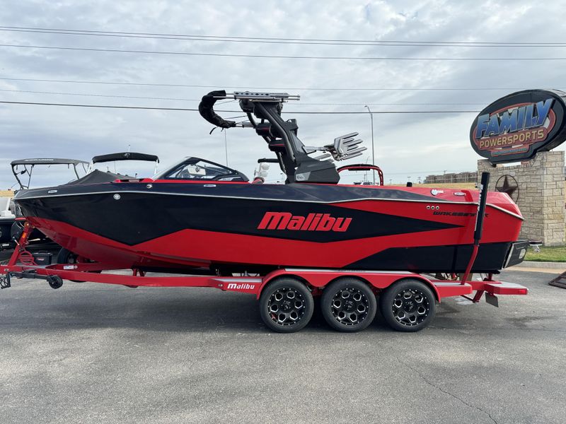 2025 MALIBU WAKESETTER 25 LSV Image 1